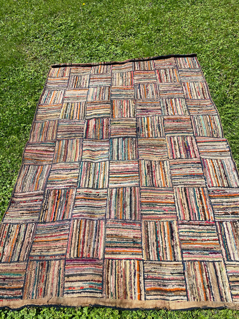 Large Hooked rug – Carol Telfer Antiques